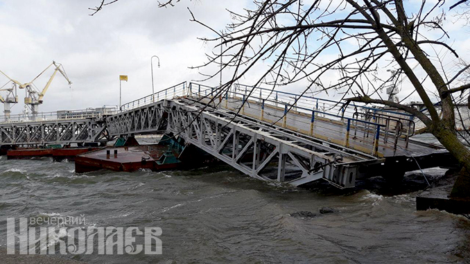 Циклон в Николаеве, непогода, шквальный ветер, обрушился Старый ингульский мост