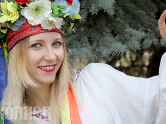 Масленица, Николаевский зоопарк, украинский костюм, украинка, вышиванка