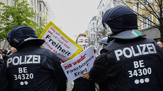 Берлин, коронавирус, карантин в Германии, протесты в Берлине, полиция, ЕС