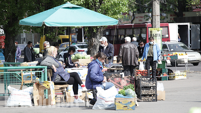 Рынок, продавец, маска, рынки в Николаеве, карантин, торговля