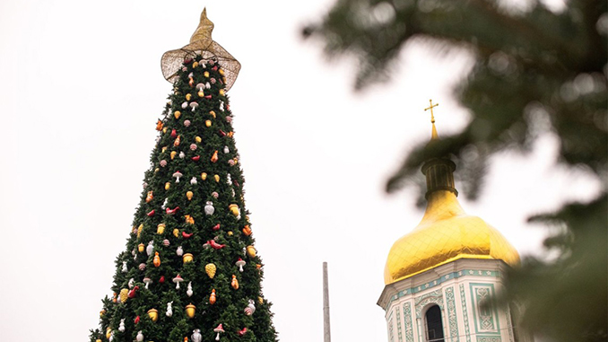 Киев, главная елка Украины 2021, Софийская площадь, шляпа