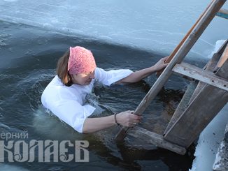 Крещение в Николаеве, Ингул, купание (с) Фото - А.Сайковский, Вечерний Николаев