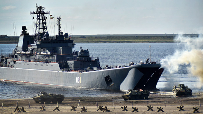 Россия, учения, Крым, десантный корабль