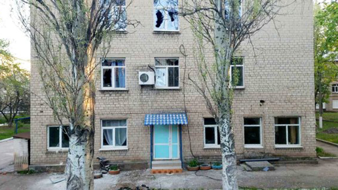 Красногоровка, Донбасс, обстреляли COVID-больницу