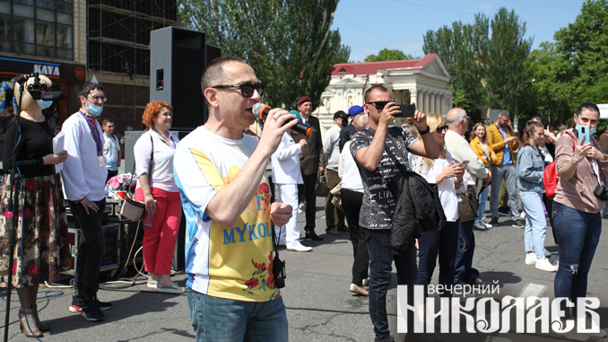 соборная площадь, гимн украины, флешмоб, николаевщина, независимость, фото александра сайковского