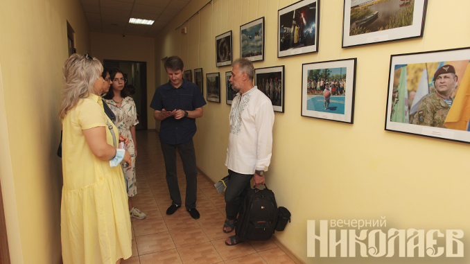 выставка, фотографии, старофлотские казармы, независимость украины, фото александра сайковского
