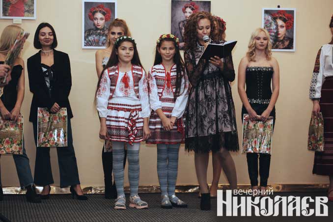 выставочный зал, инга абунажме, фотография, николаев, дизайн, женщины, стиль, фото александра сайковского