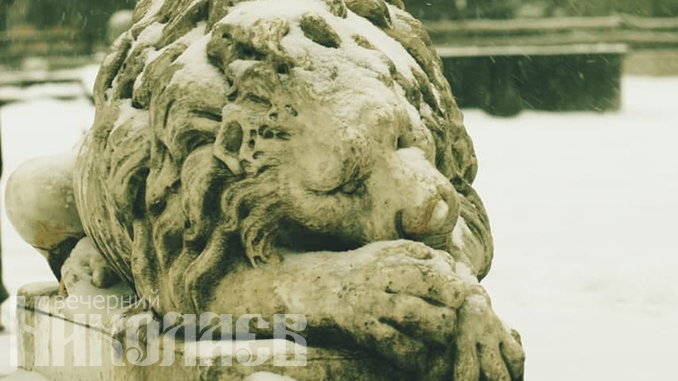 Аркасовские львы, лев, каштановый сквер (с) Фото - А. Сайковский, Вечерний Николаев